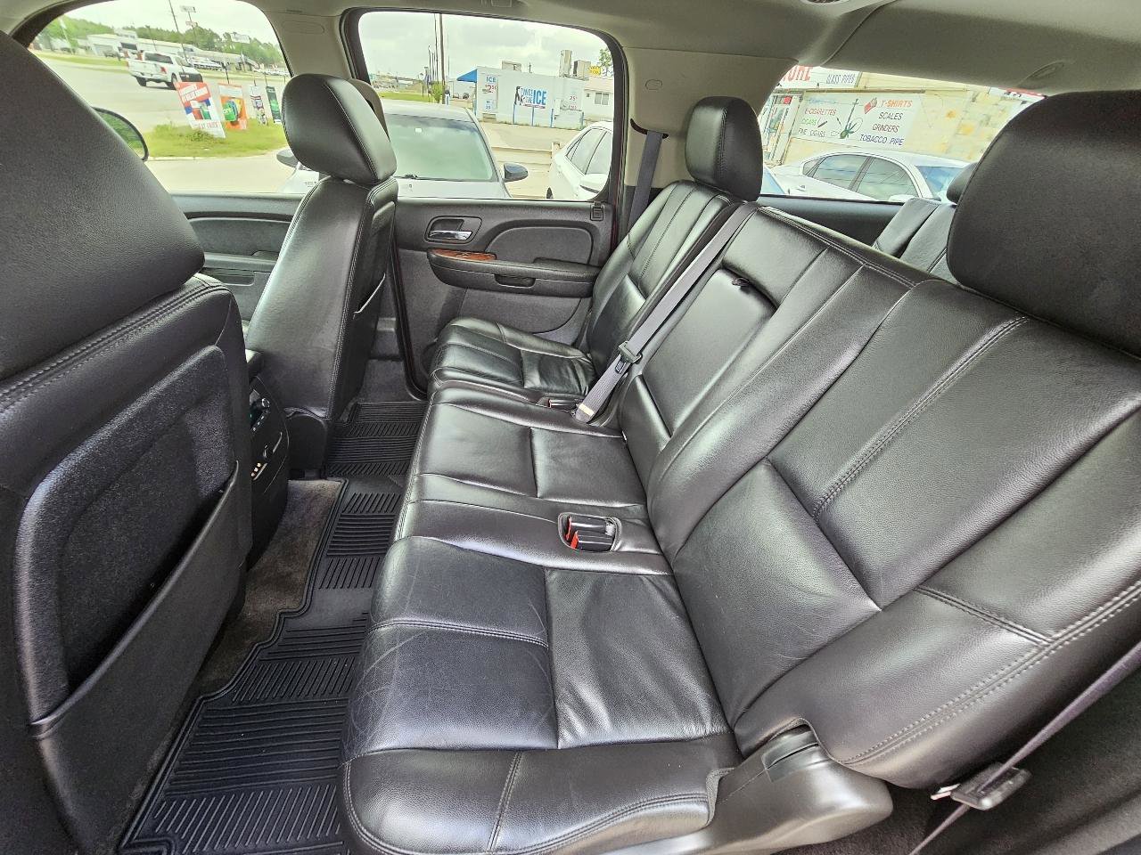 Used 2011 Chevrolet Suburban LT image 23