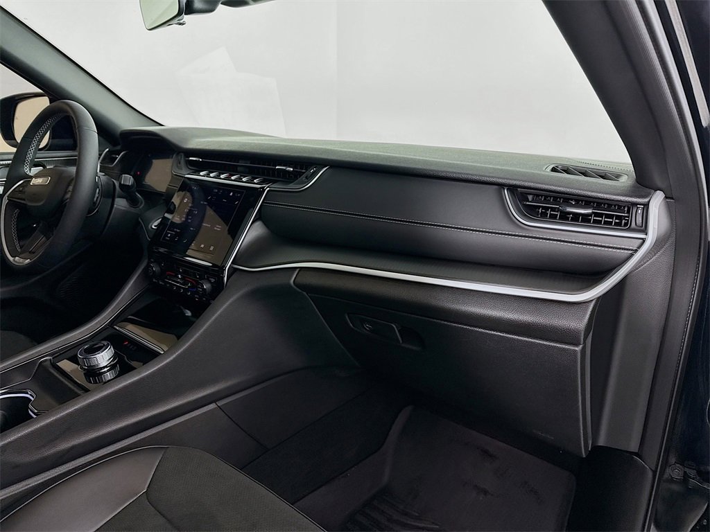 Used 2025 Jeep Grand Cherokee Altitude w/ Trailer Tow Package image 25