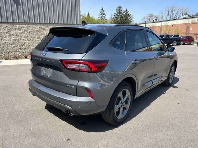 Used 2023 Ford Escape ST-Line w/ Tech Pack #1 AWD/4WD image 5