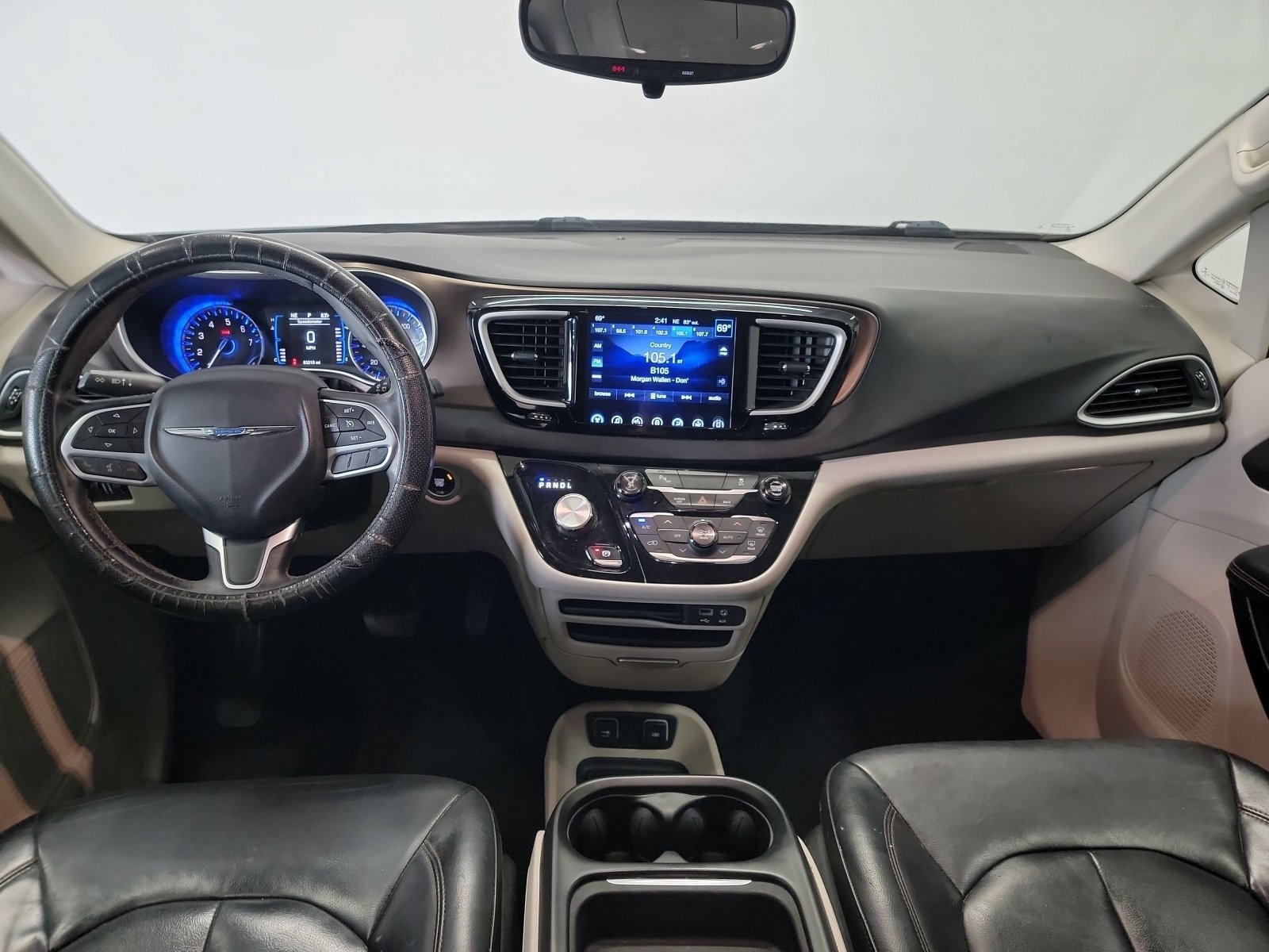Used 2017 Chrysler Pacifica Touring-L FWD image 15