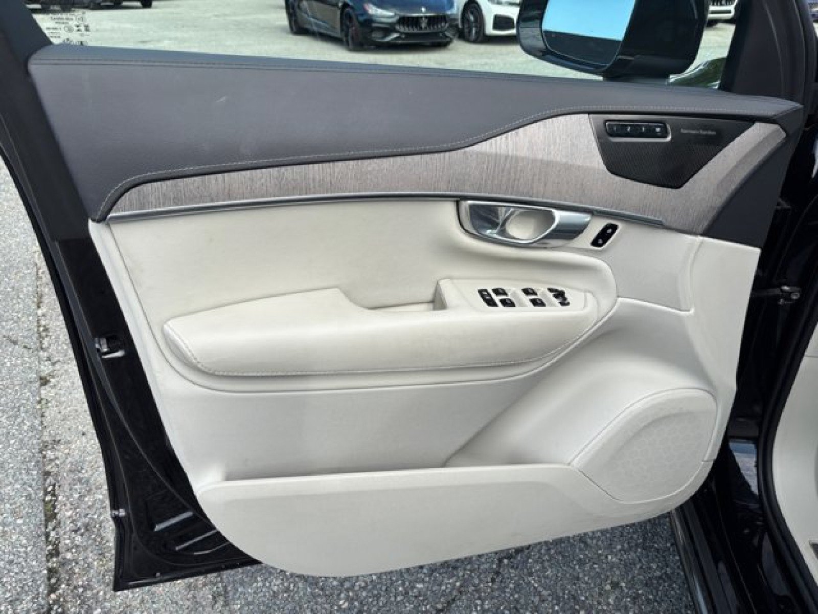 Used 2023 Volvo XC90 B6 Ultimate w/ Protection Package AWD/4WD image 22
