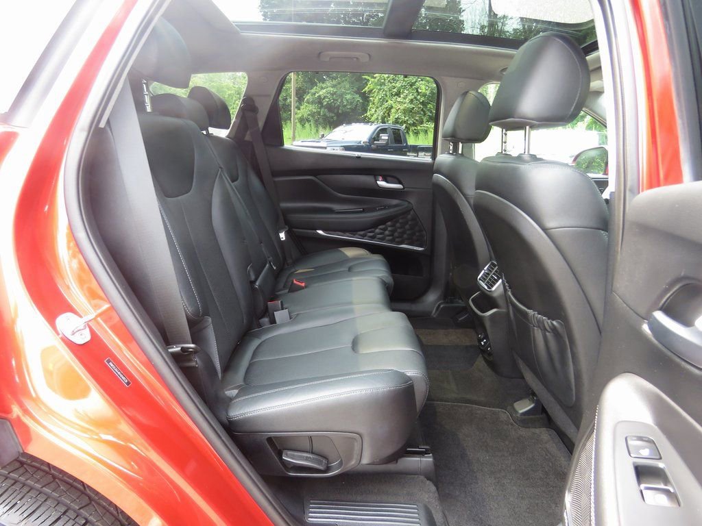 Used 2019 Hyundai Santa Fe FWD image 17