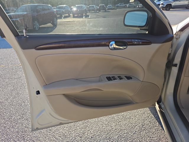 Used 2011 Buick Lucerne CXL FWD image 11