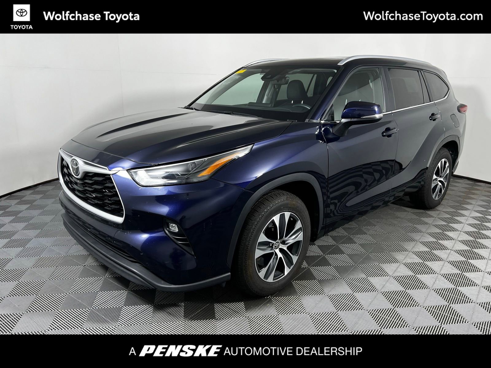 Used 2024 Toyota Highlander XLE