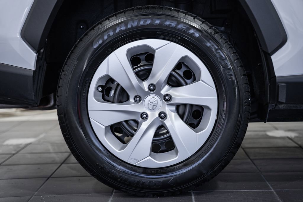 Used 2024 Toyota RAV4 LE image 14