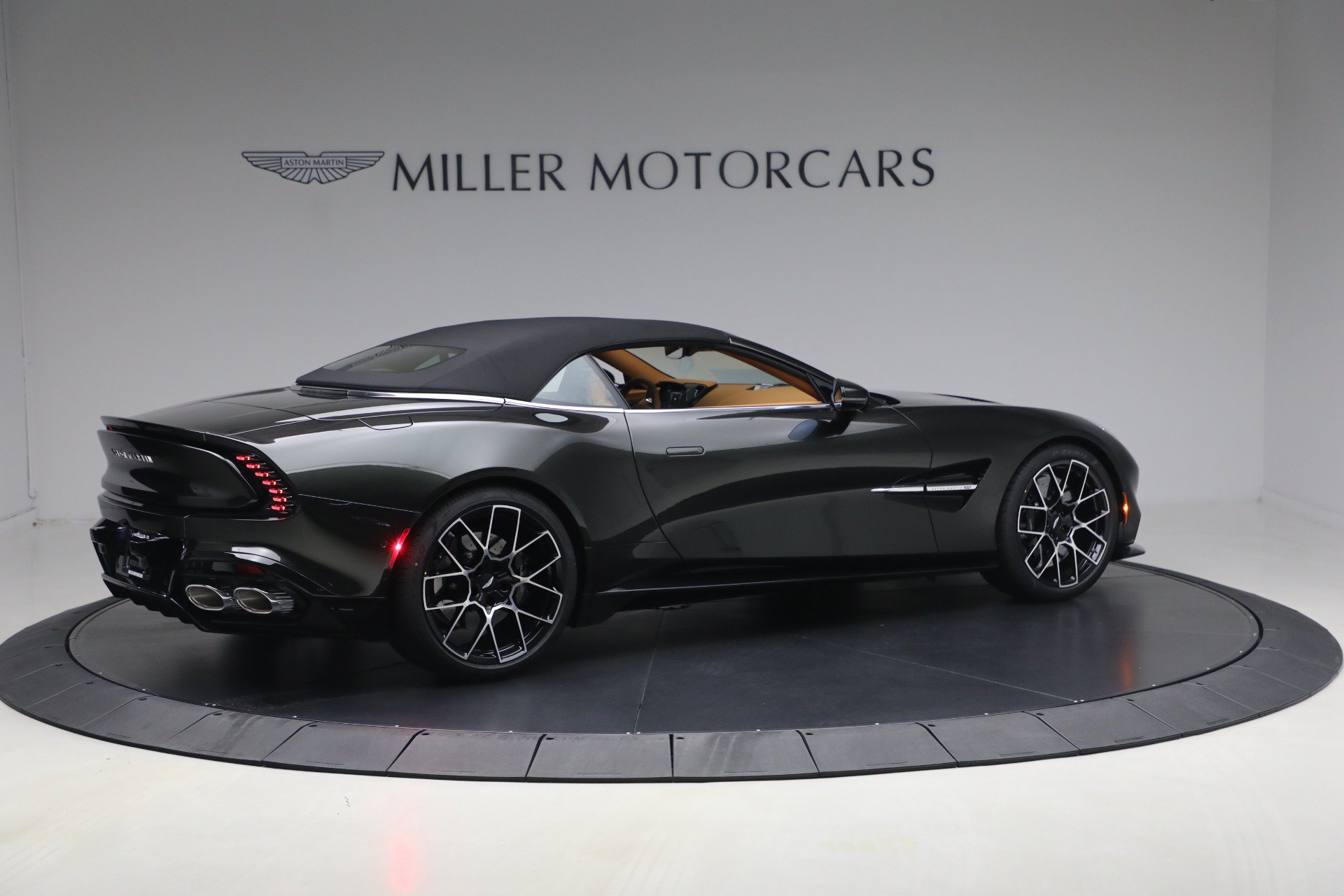 New 2026 Aston Martin Vanquish Convertible RWD image 20