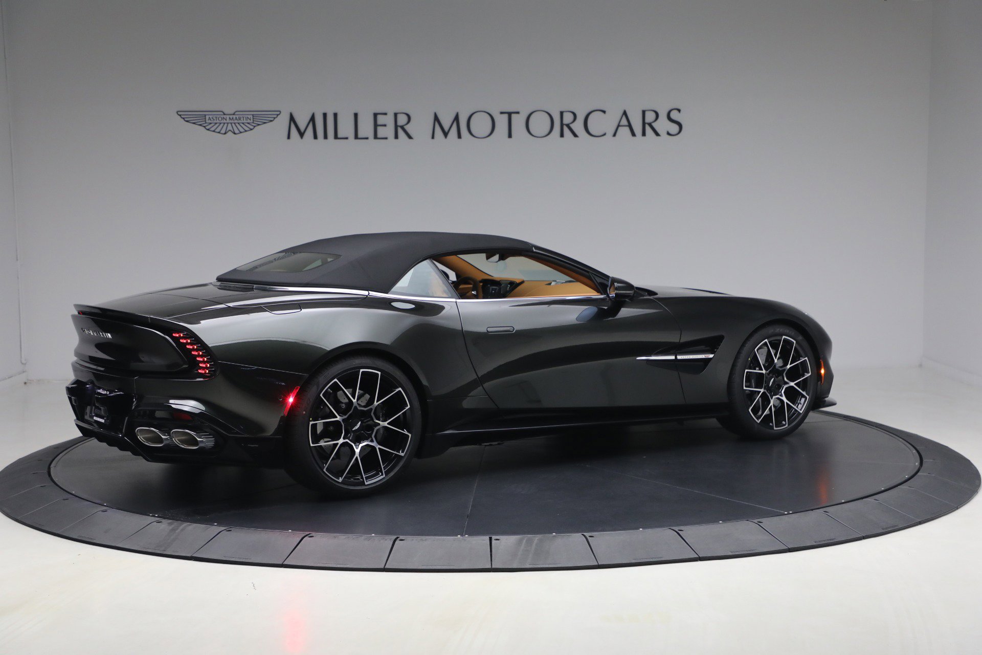New 2026 Aston Martin Vanquish Volante image 20