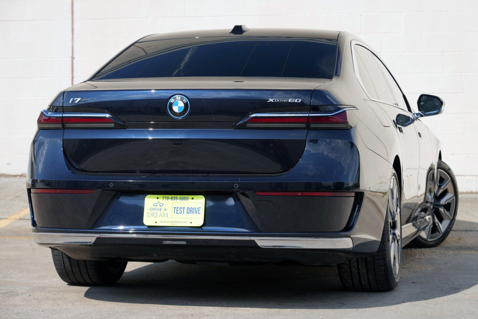 Used 2023 BMW i7 xDrive60 w/ Executive Package 2 AWD/4WD image 5