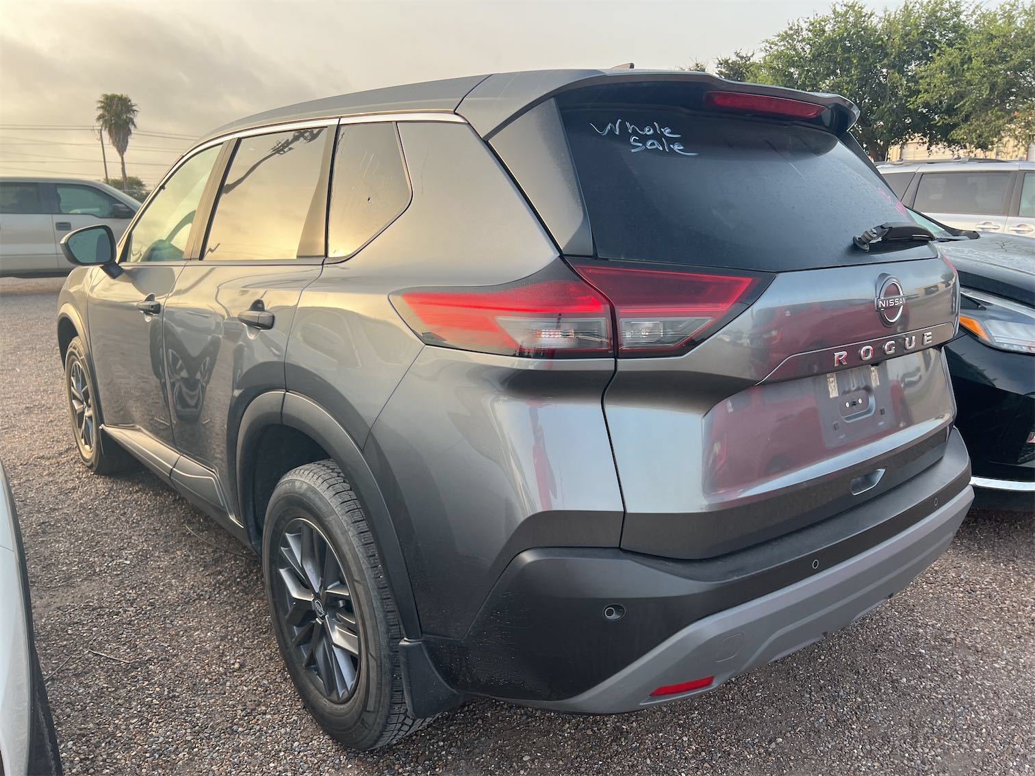 Used 2023 Nissan Rogue S FWD image 2