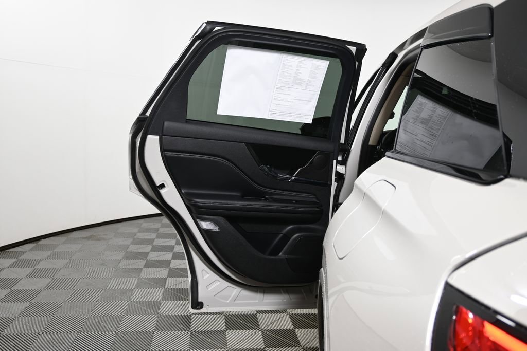 Used 2024 Lincoln Corsair AWD w/ Equipment Group 101A image 30