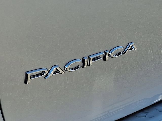 New 2026 Chrysler Pacifica Select FWD image 17