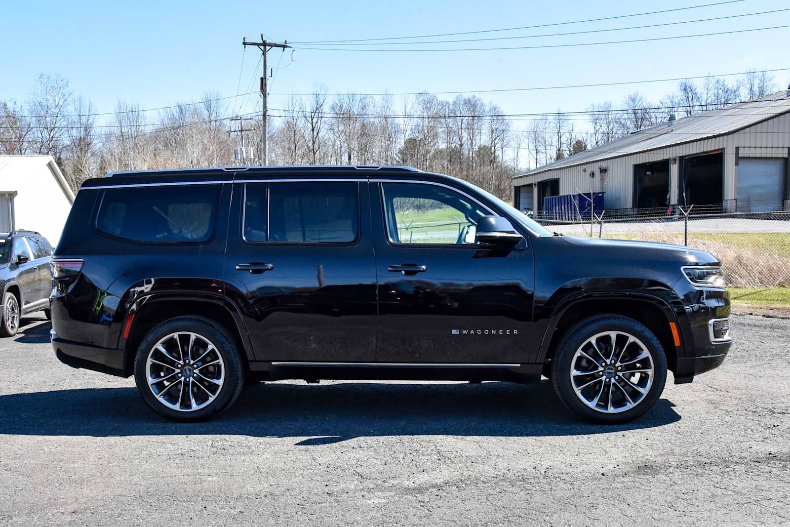 Certified 2024 Jeep Wagoneer Series III w/ Premium Group I AWD/4WD image 2