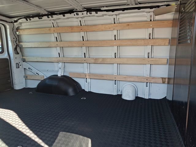 Used 2024 Chevrolet Express 2500 w/ Driver Convenience Package RWD image 20