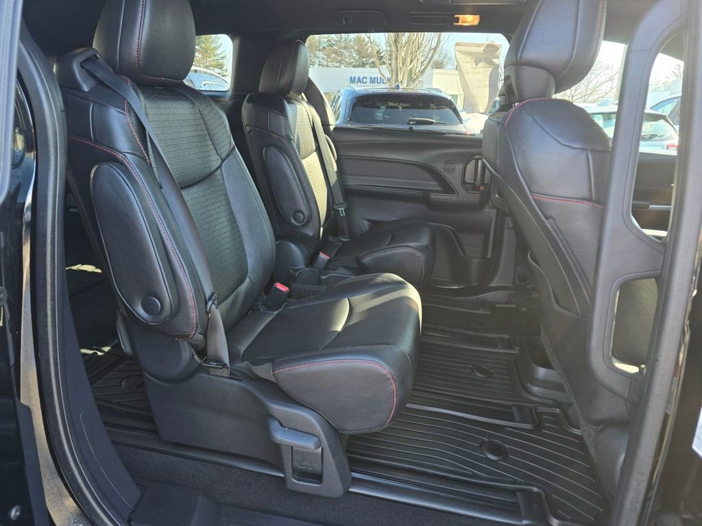 Certified 2025 Toyota Sienna XSE w/ XSE Plus Package image 14