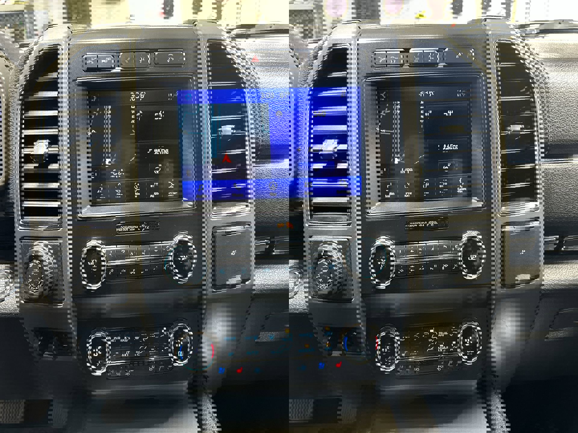 Used 2021 Ford Expedition XLT image 12