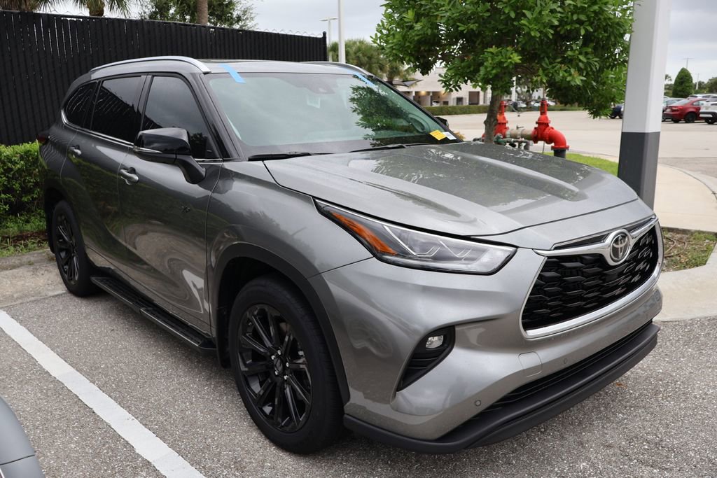 Certified 2026 Toyota Highlander Limited AWD/4WD image 6