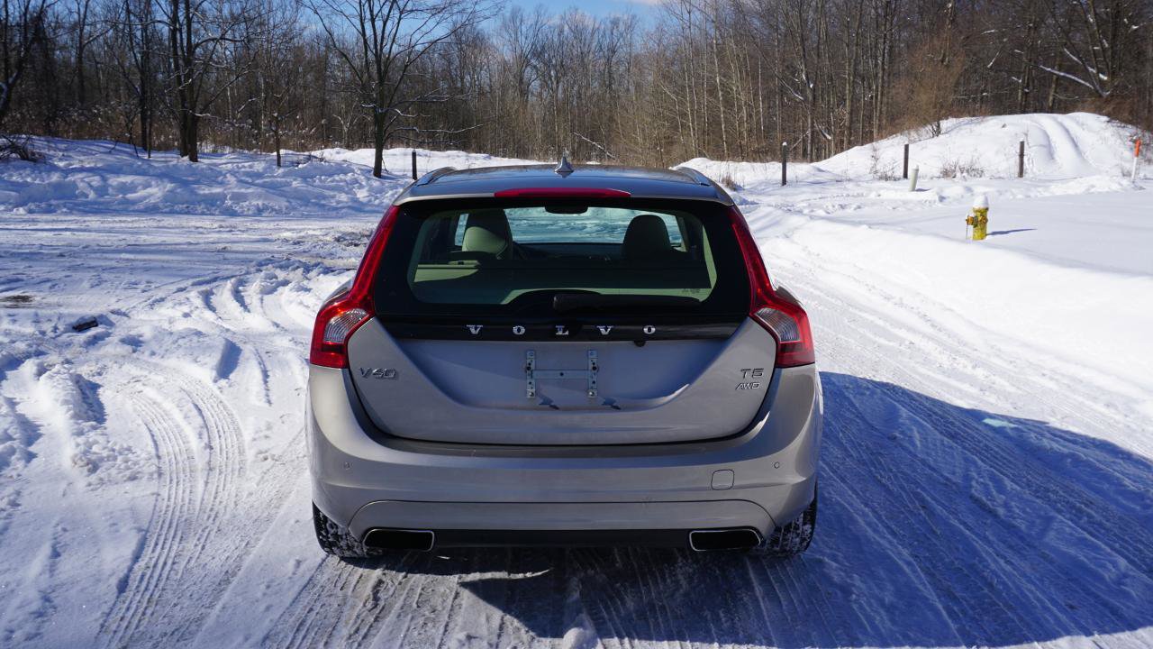 Used 2015 Volvo V60 T5 Premier w/ Convenience Package AWD/4WD image 4
