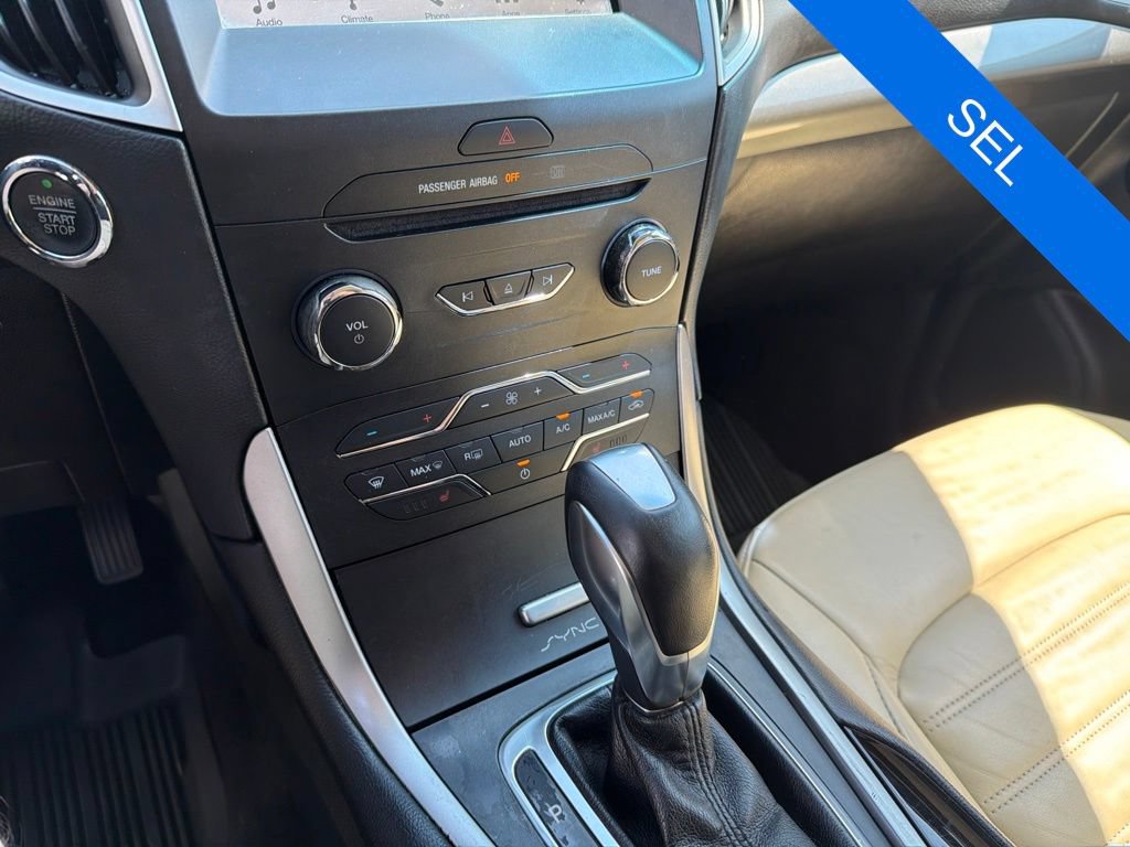 Used 2017 Ford Edge SEL w/ Equipment Group 201A AWD/4WD image 17