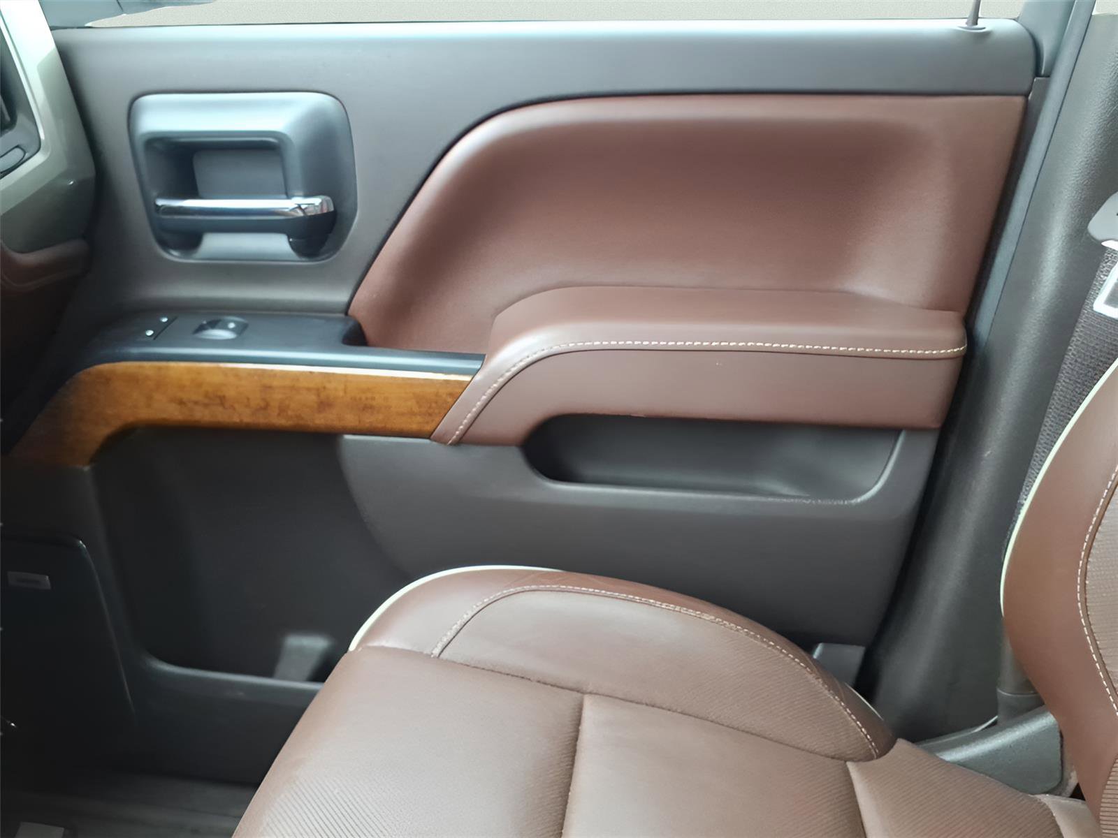 Used 2016 Chevrolet Silverado 1500 High Country image 28