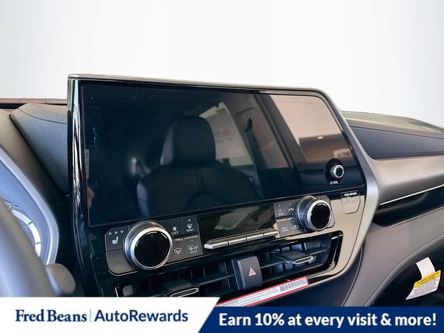 New 2026 Toyota Highlander XLE image 10