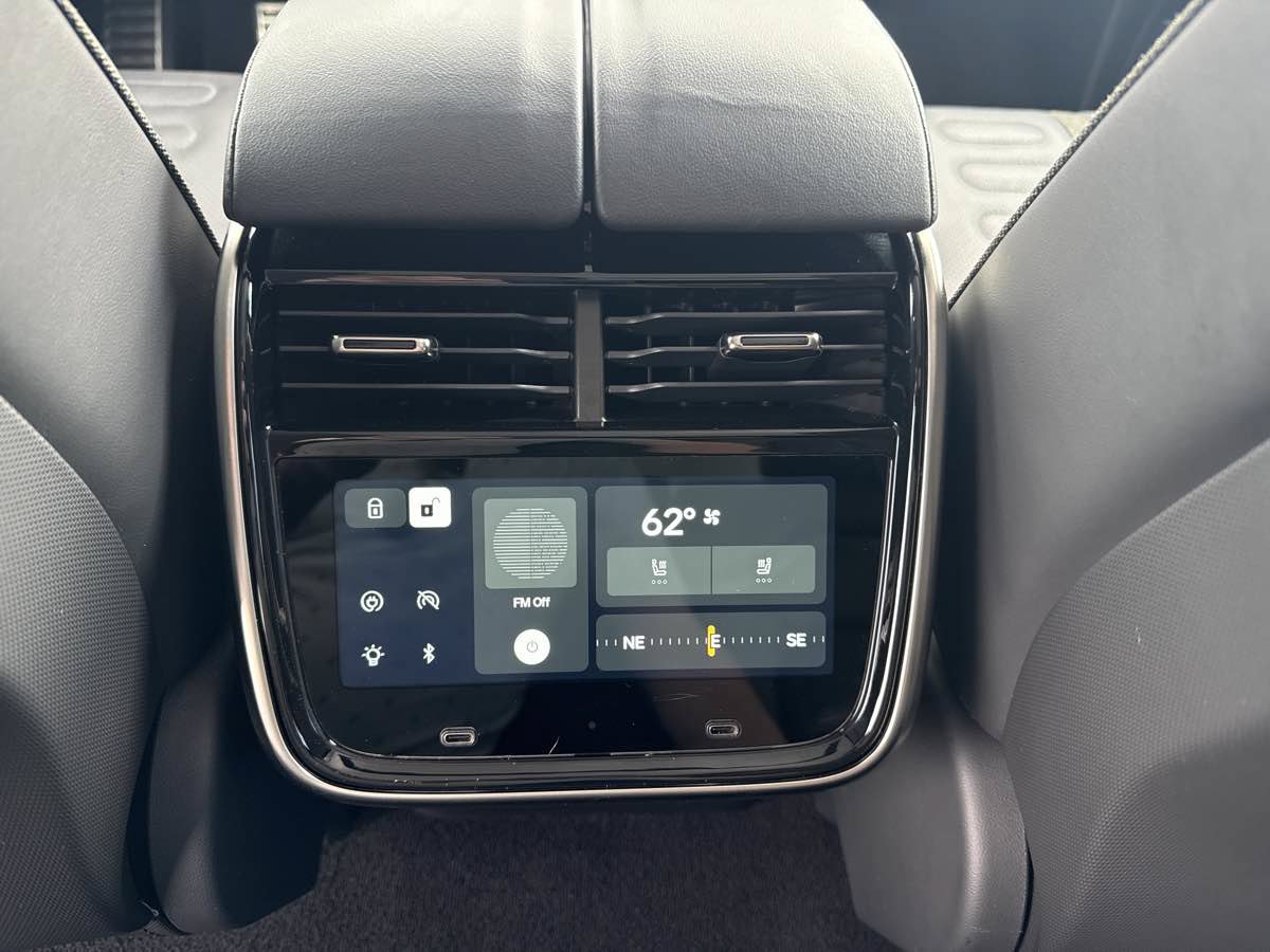 Used 2022 Rivian R1S Launch Edition Quad AWD/4WD image 14