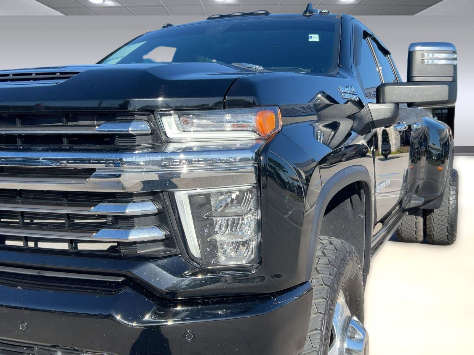 Used 2023 Chevrolet Silverado 3500 High Country image 10