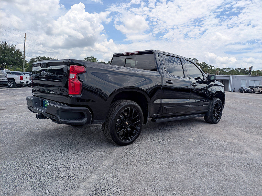 Used 2025 Chevrolet Silverado 1500 High Country w/ Midnight Edition AWD/4WD image 8