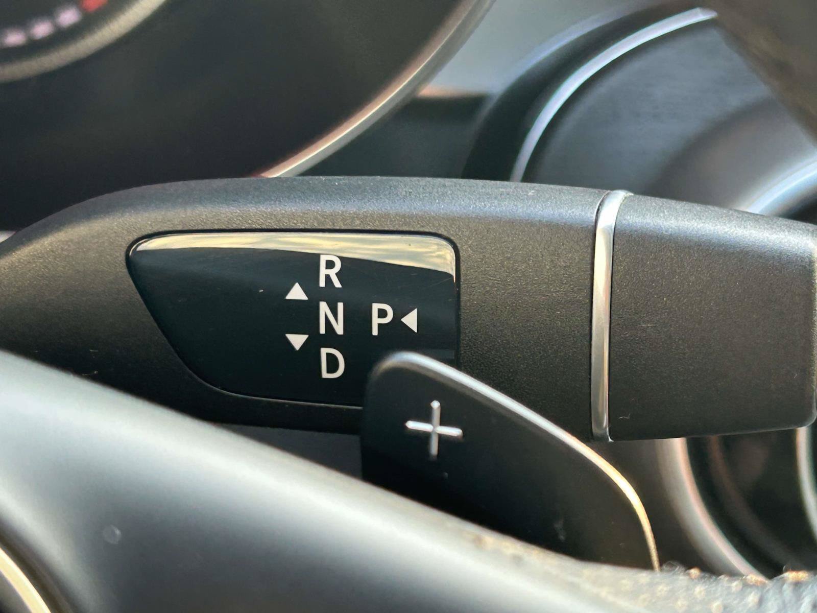 Used 2018 Mercedes-Benz GLC 300 4MATIC image 33