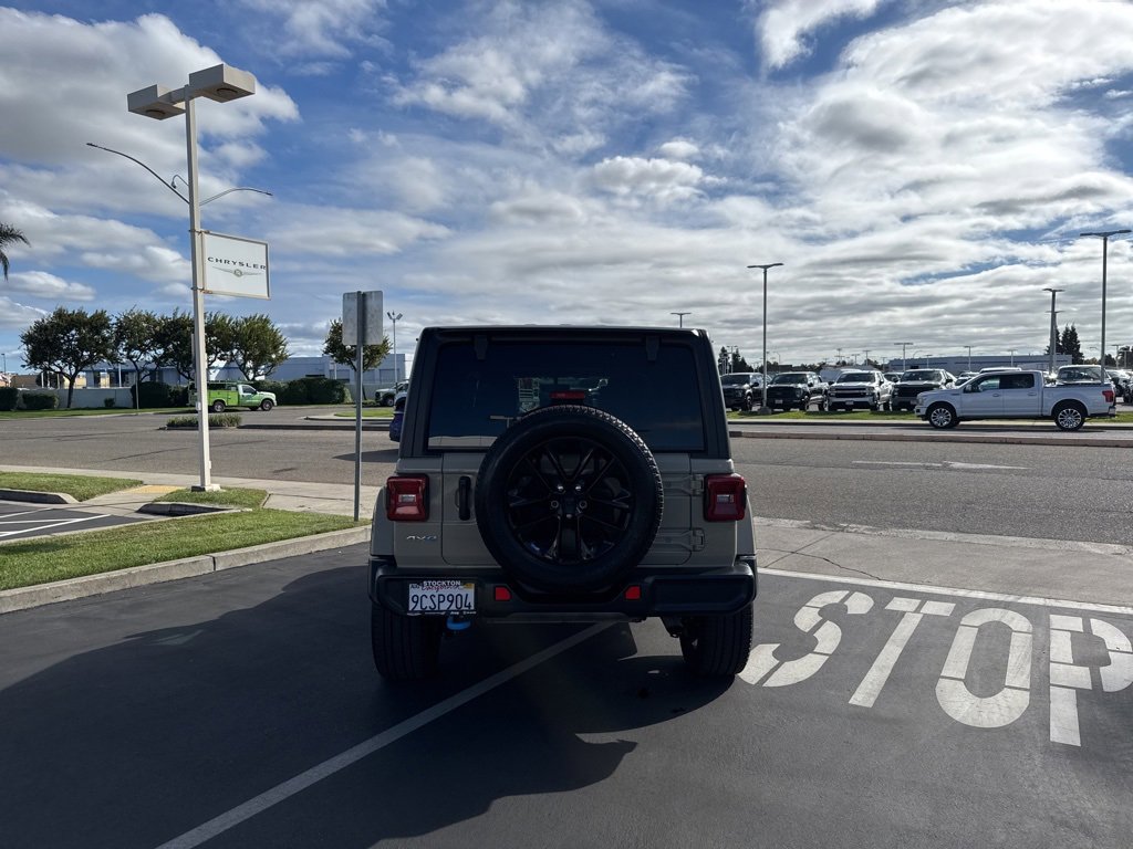 Used 2022 Jeep Wrangler Unlimited Sahara 4xe image 4