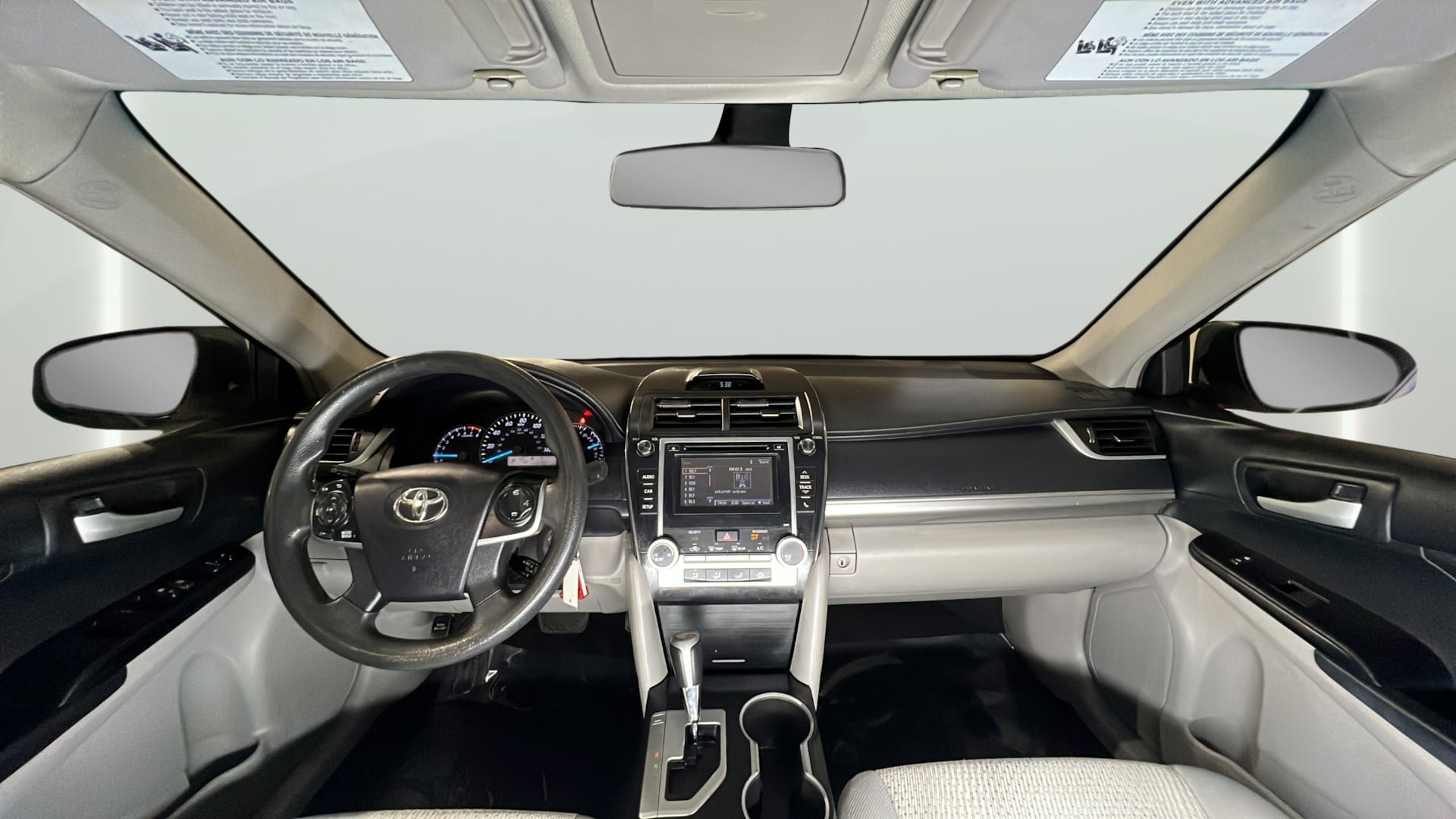 Used 2014 Toyota Camry L FWD image 31