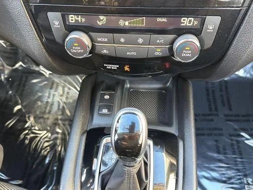 Certified 2022 Nissan Rogue Sport SV w/ Technology Package AWD/4WD image 16