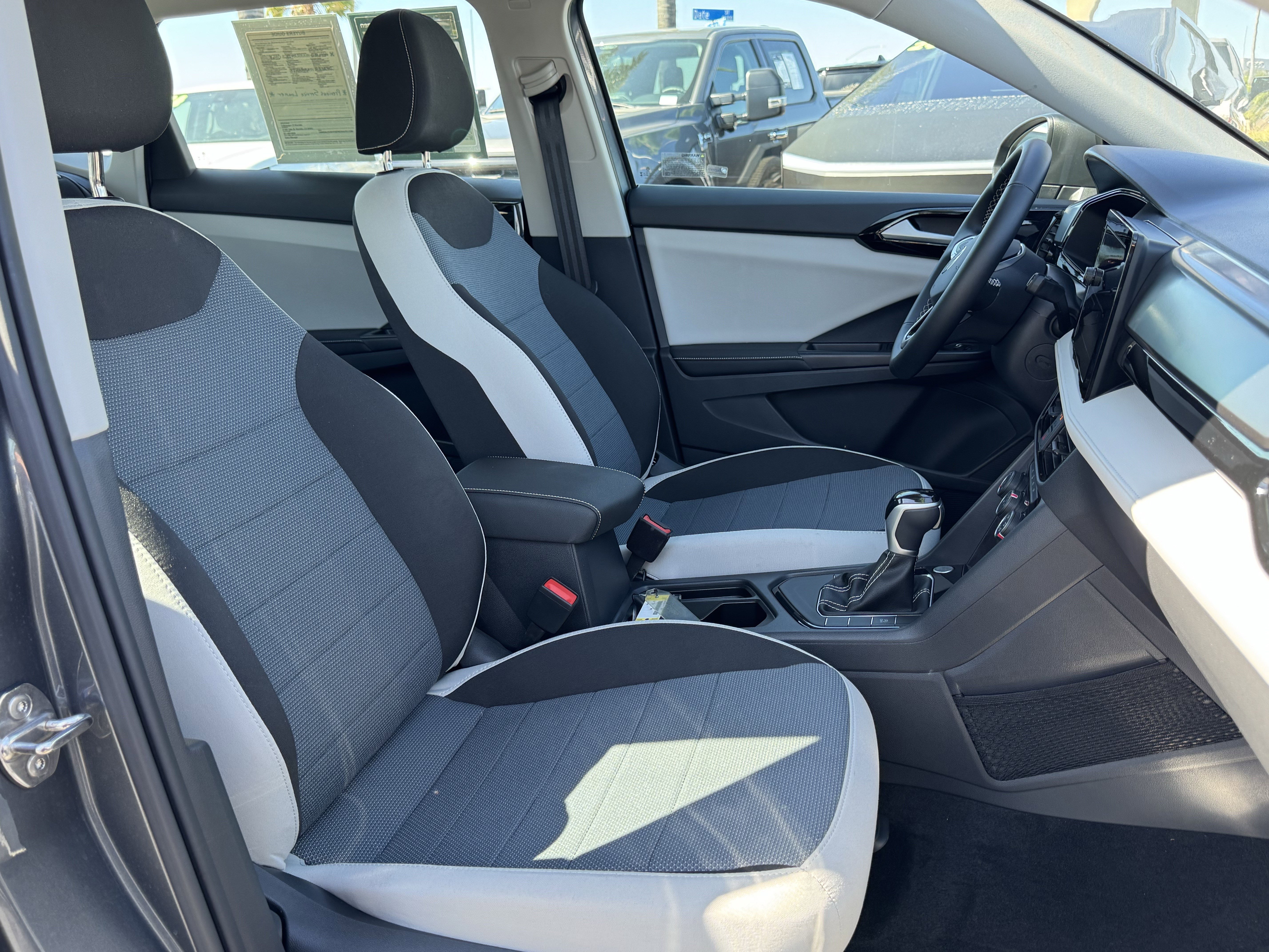 Used 2025 Volkswagen Taos S FWD image 31