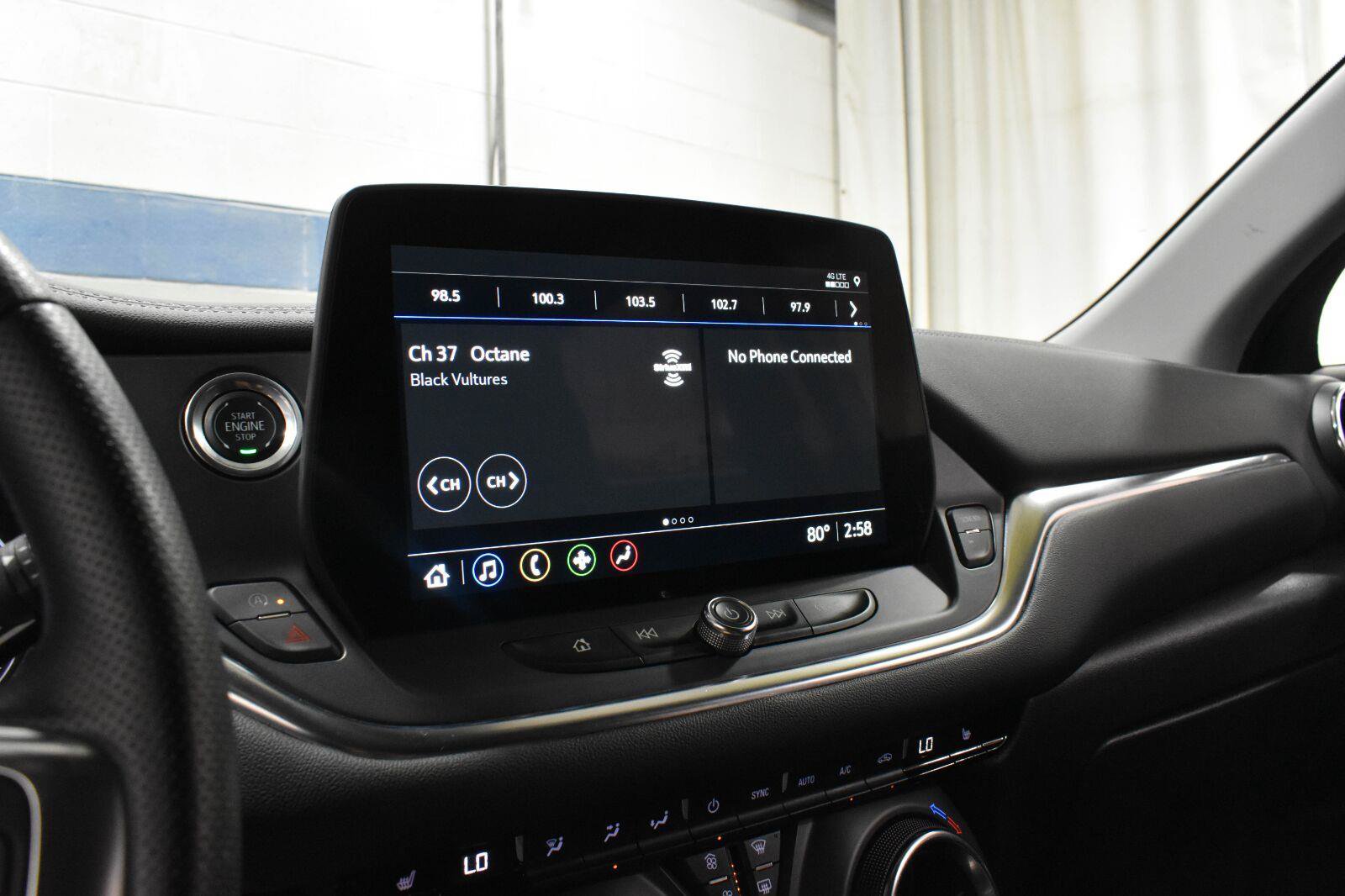 Used 2025 Chevrolet Blazer LT FWD image 13