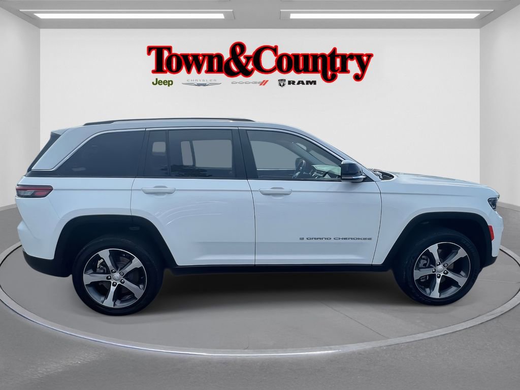 Used 2022 Jeep Grand Cherokee Limited 4xe image 4