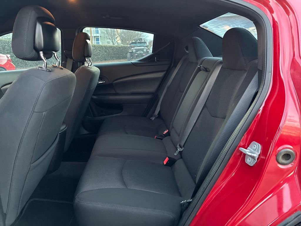 Used 2013 Dodge Avenger SE image 23