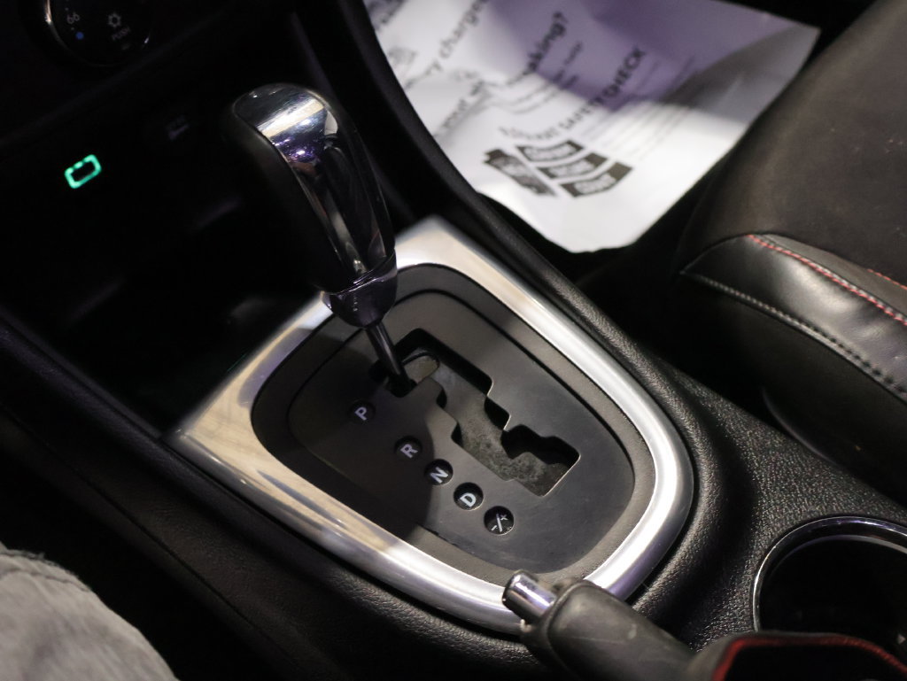 Used 2013 Dodge Avenger R/T FWD image 27