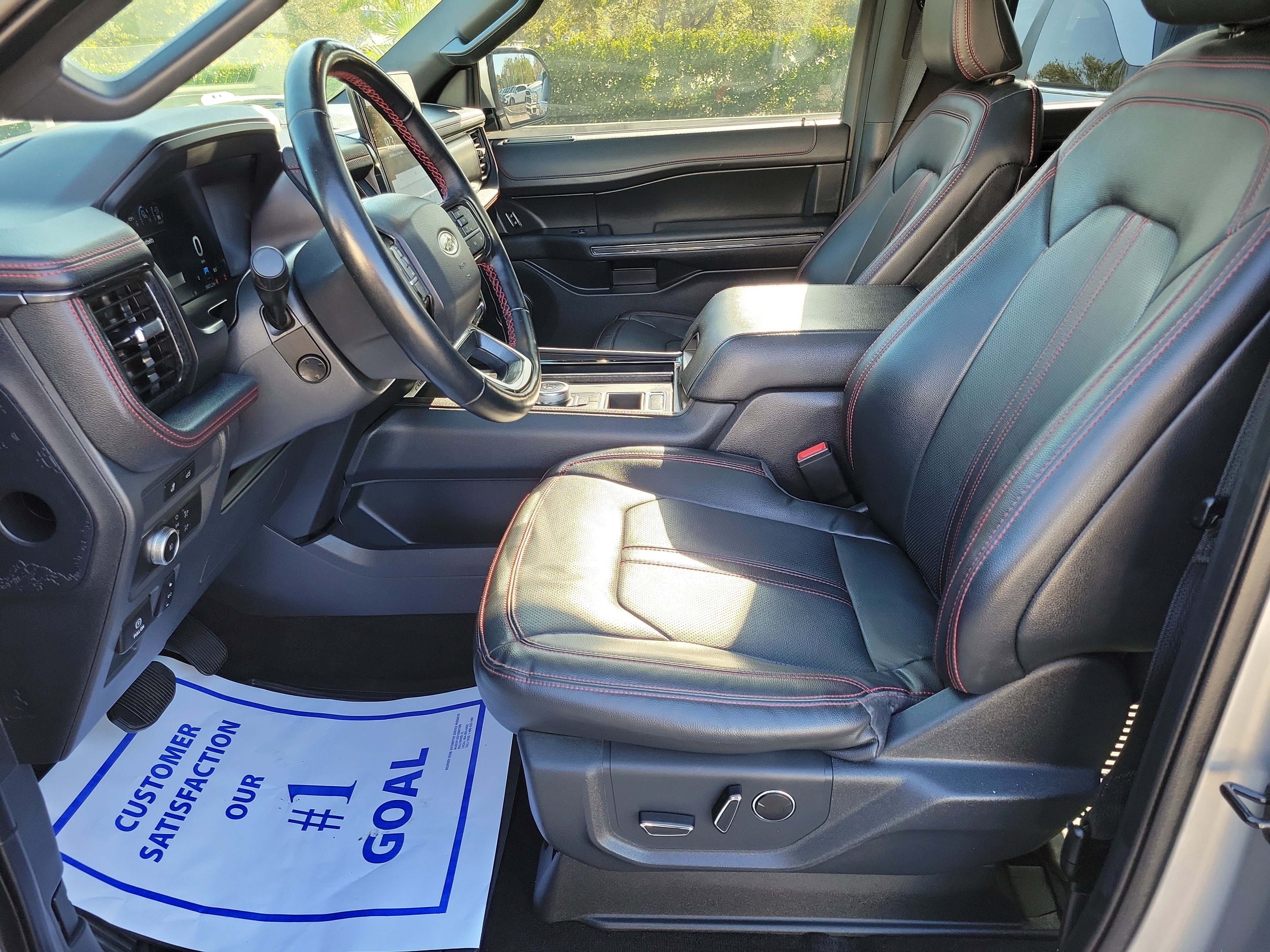 Used 2022 Ford Expedition Max Limited image 23