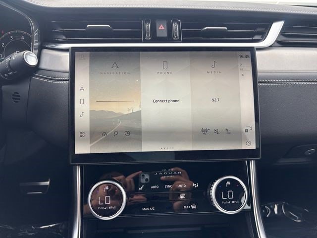 New 2024 Jaguar XF R-Dynamic SE AWD/4WD image 20