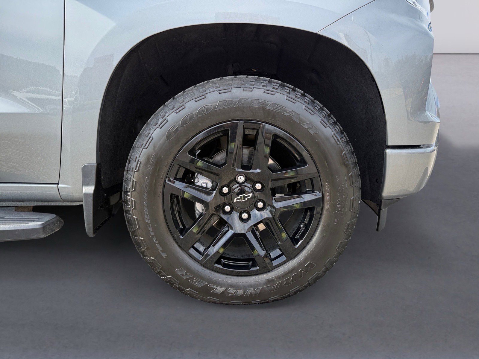 Used 2025 Chevrolet Silverado 1500 RST image 9