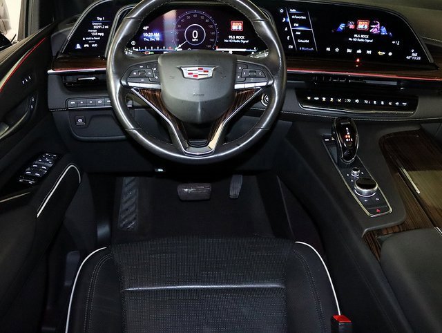 Used 2023 Cadillac Escalade ESV Premium Luxury image 3