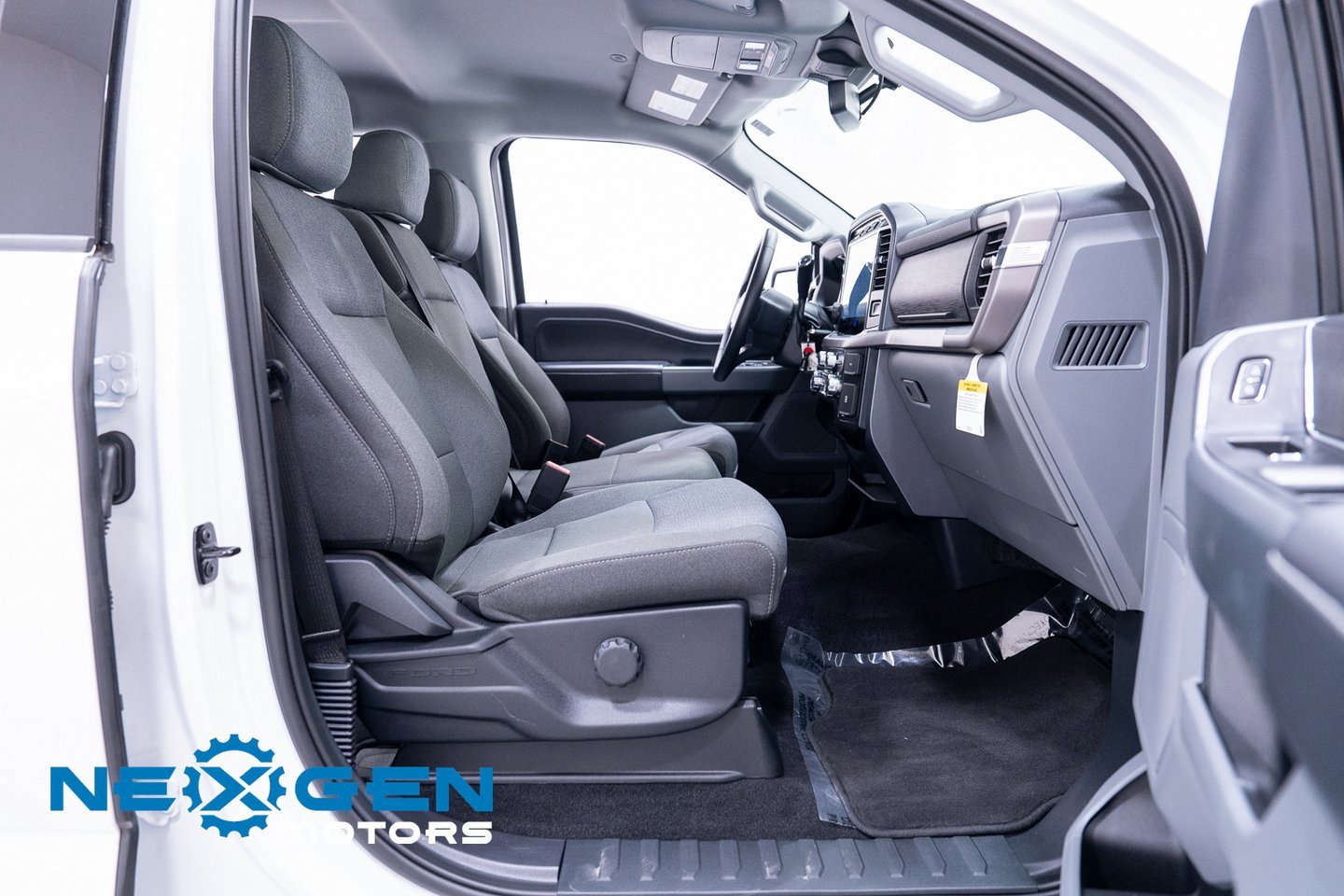 Used 2024 Ford F150 XLT w/ Tow/Haul Package image 46