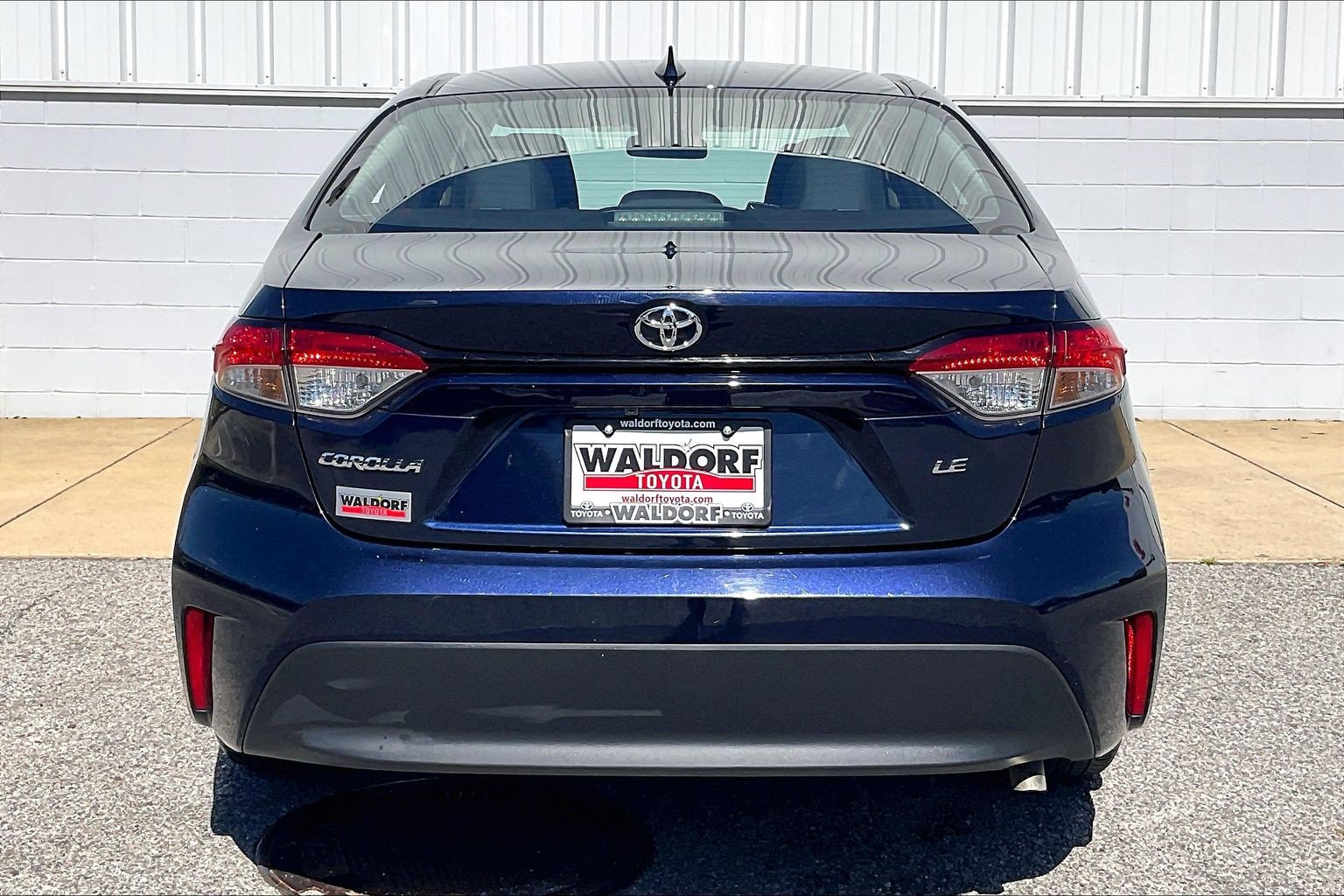 Used 2025 Toyota Corolla LE FWD image 5