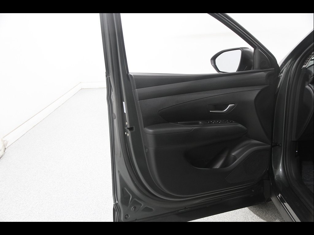 Certified 2025 Hyundai Tucson SEL AWD/4WD image 4