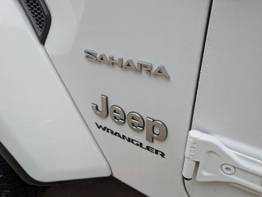 Used 2023 Jeep Wrangler Sahara image 9