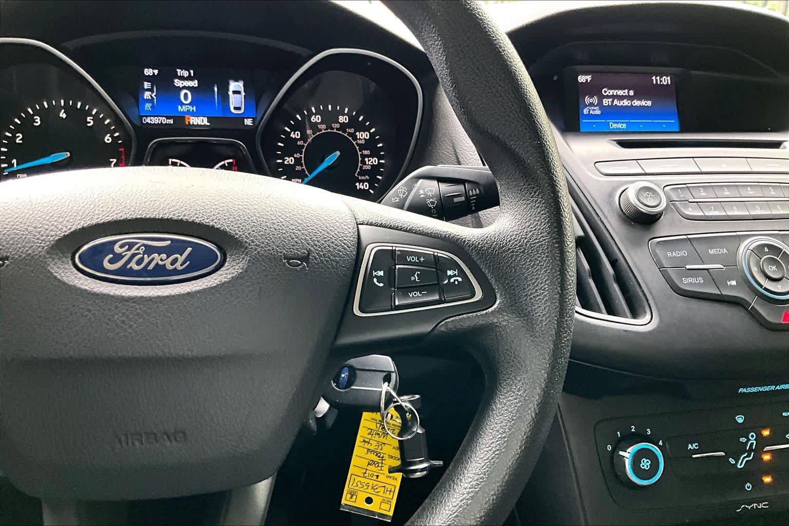 Used 2017 Ford Focus SE FWD image 24
