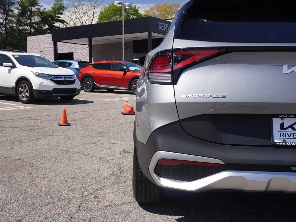 Used 2023 Kia Sportage LX image 14