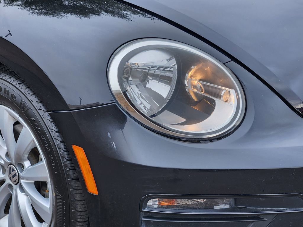 Used 2019 Volkswagen Beetle 2.0T SE FWD image 28