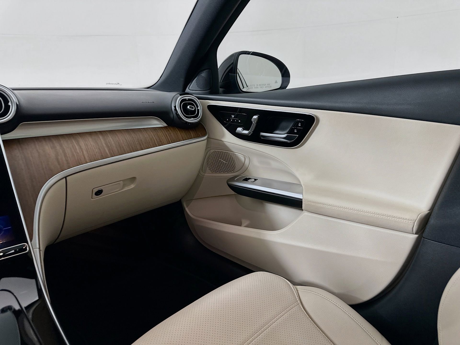 Used 2023 Mercedes-Benz C 300 Sedan image 25