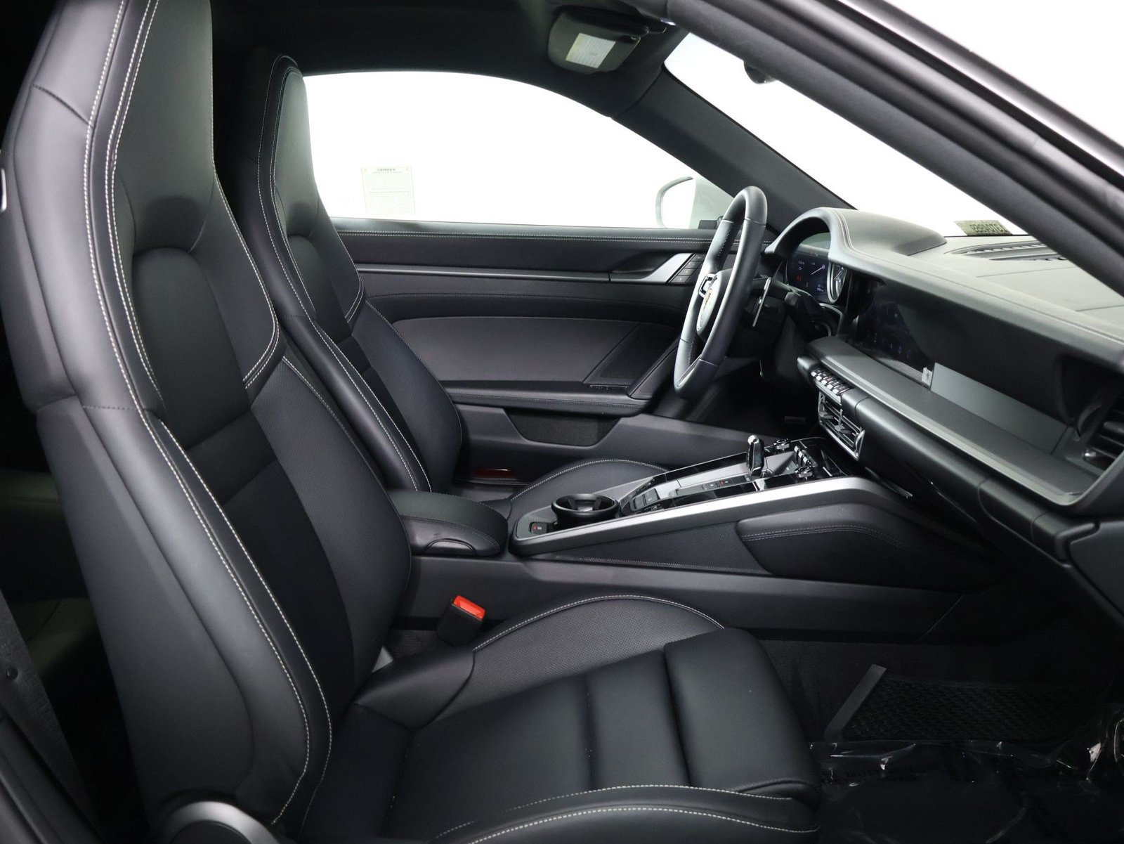 Certified 2024 Porsche 911 Carrera RWD image 31