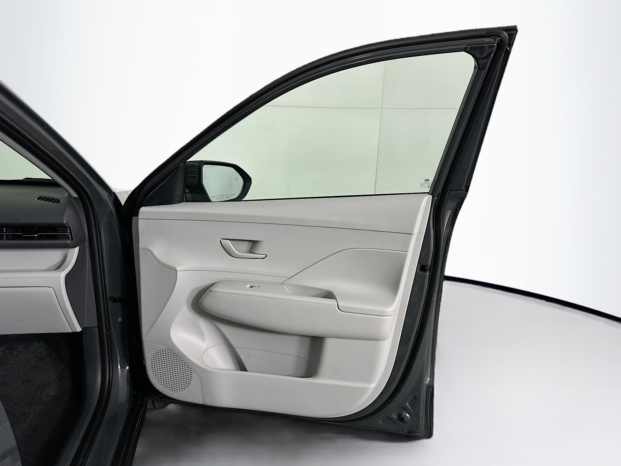 Used 2025 Hyundai Kona SEL image 29